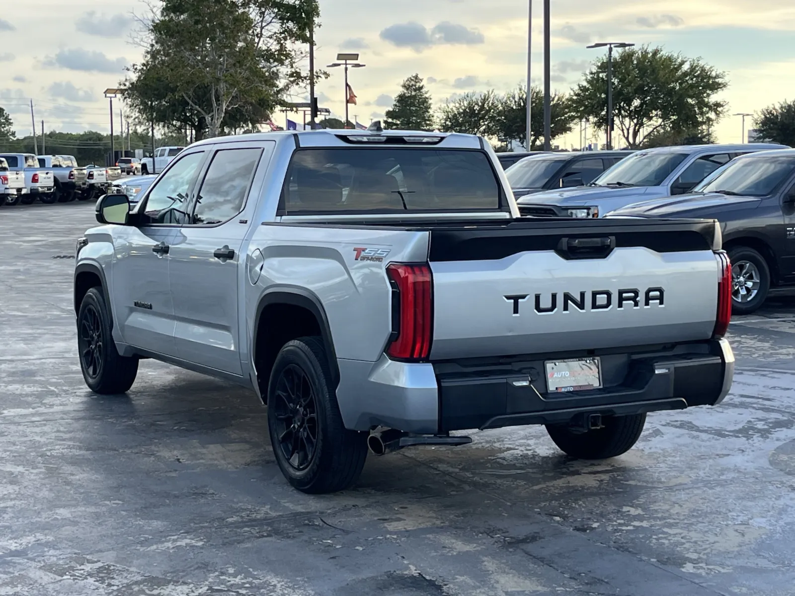 Toyota Tundra photo 9