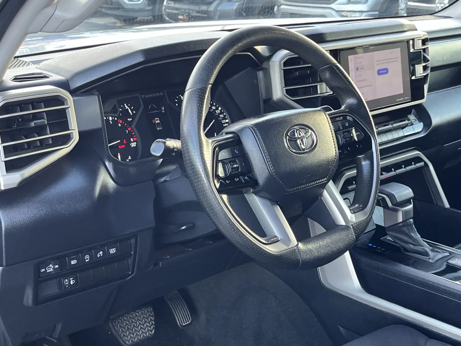 Toyota Tundra photo 12