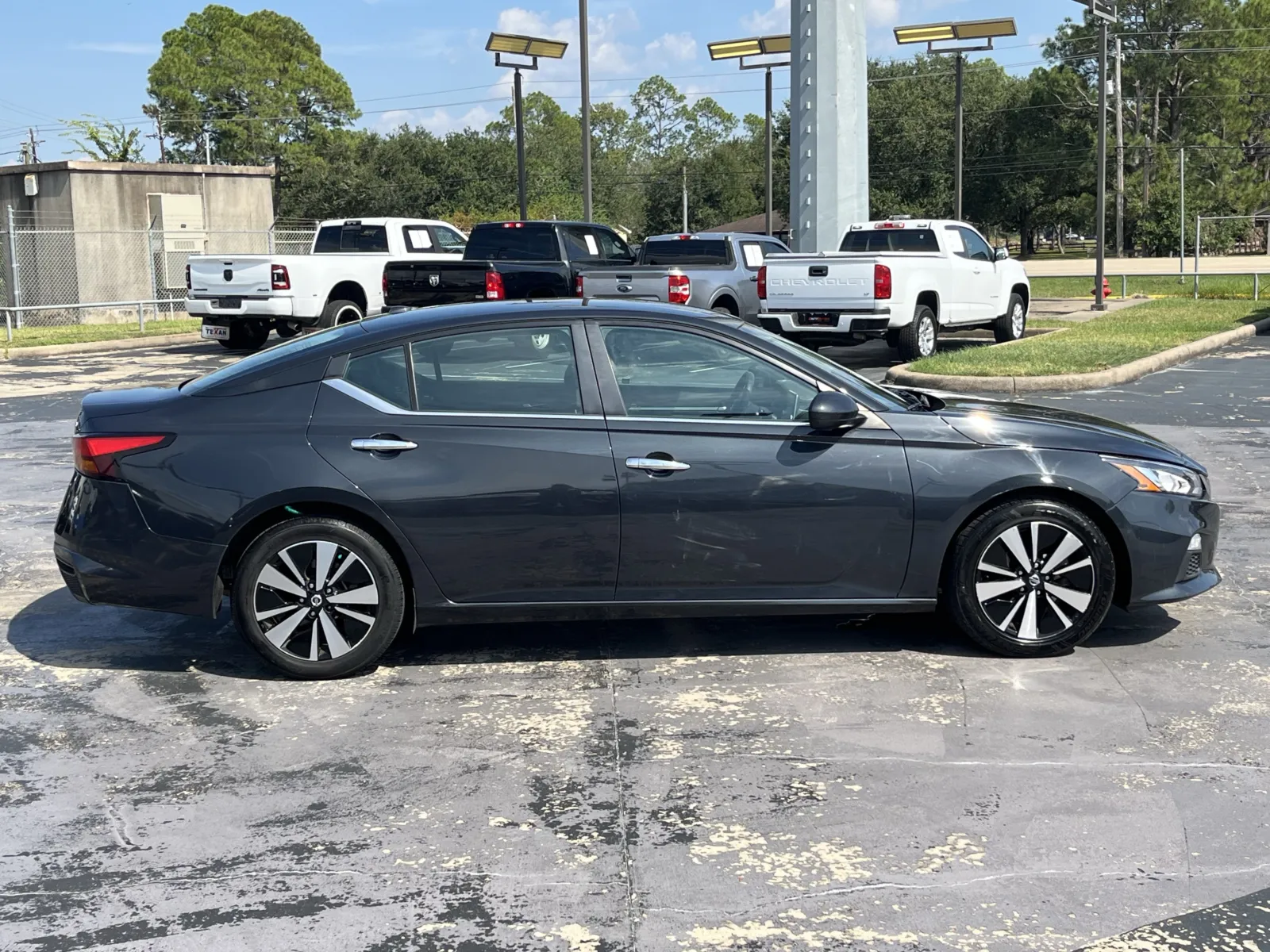 Nissan Altima photo 10