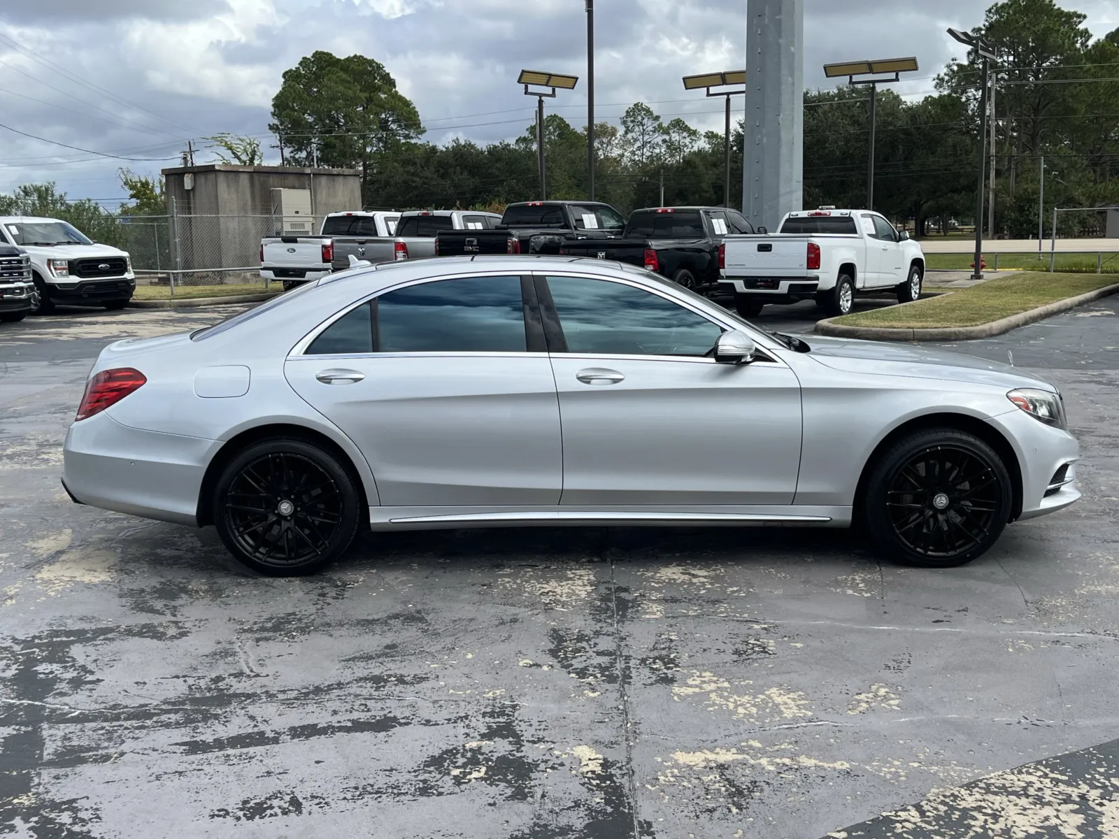 Mercedes-Benz S-Class photo 12