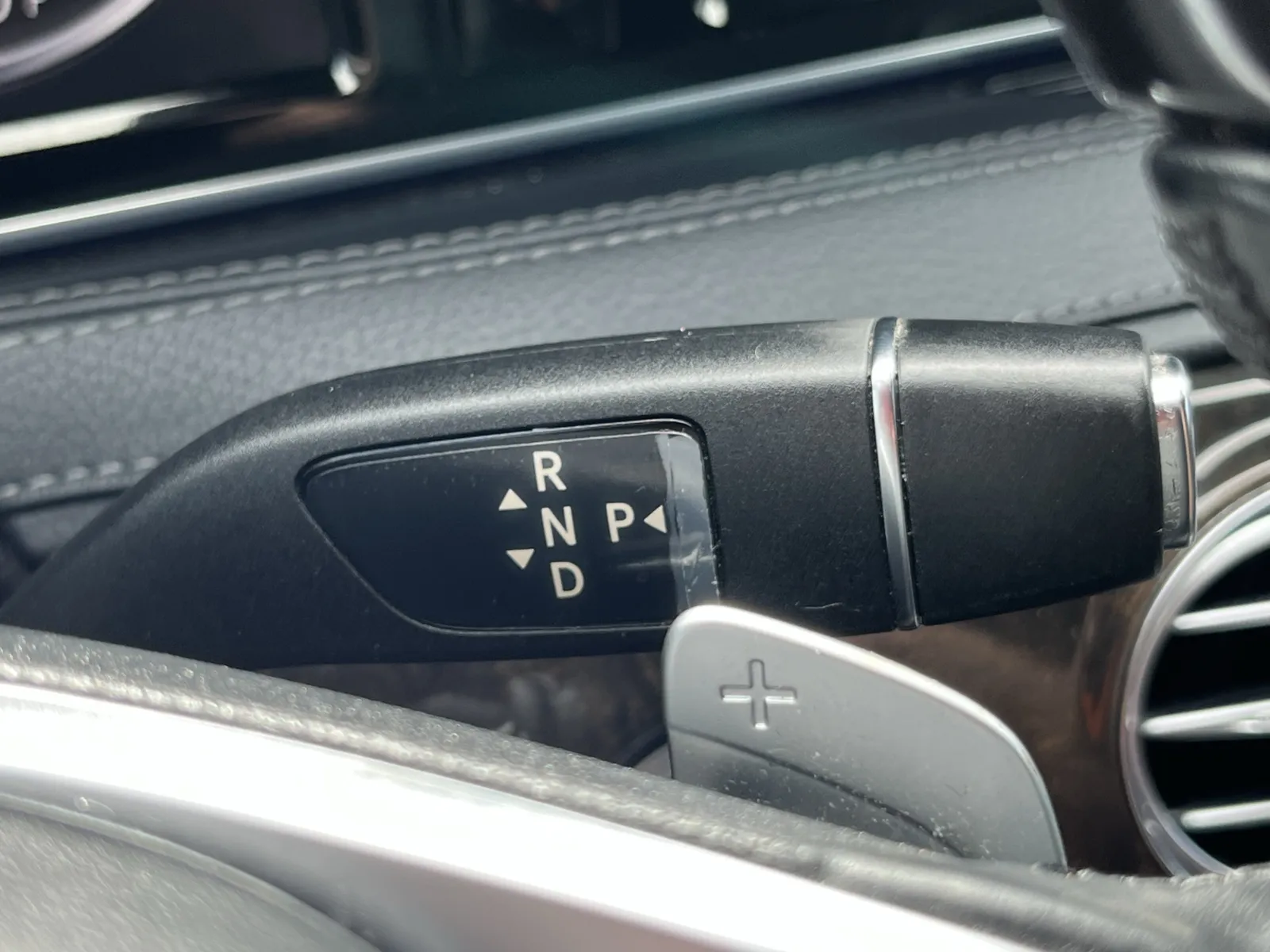 Mercedes-Benz S-Class photo 23