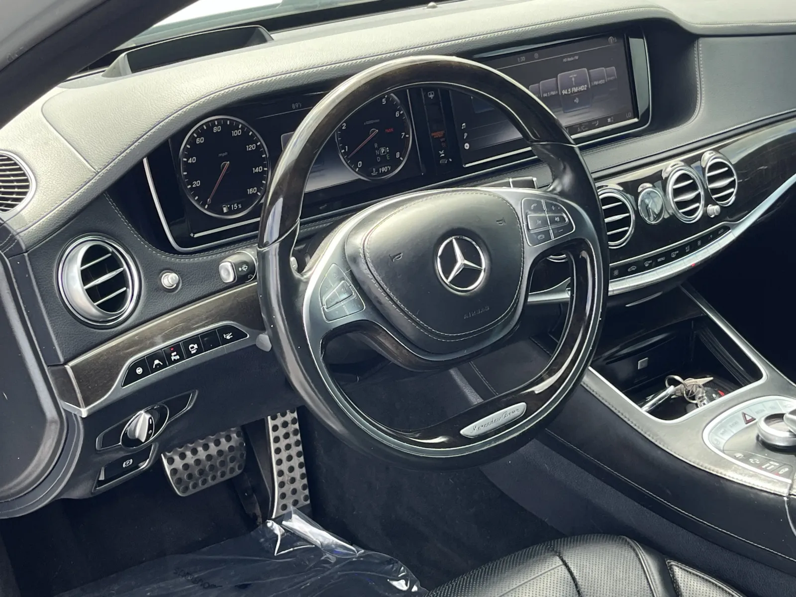 Mercedes-Benz S-Class photo 16