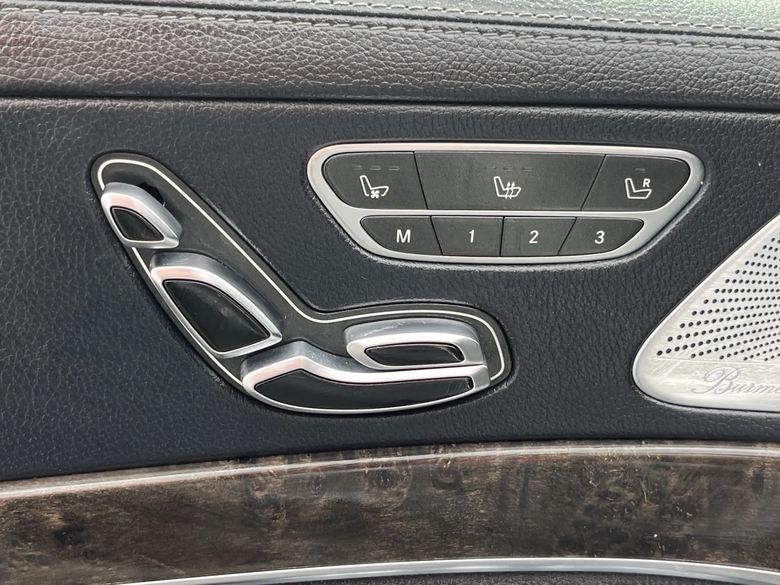 Mercedes-Benz S-Class photo 27