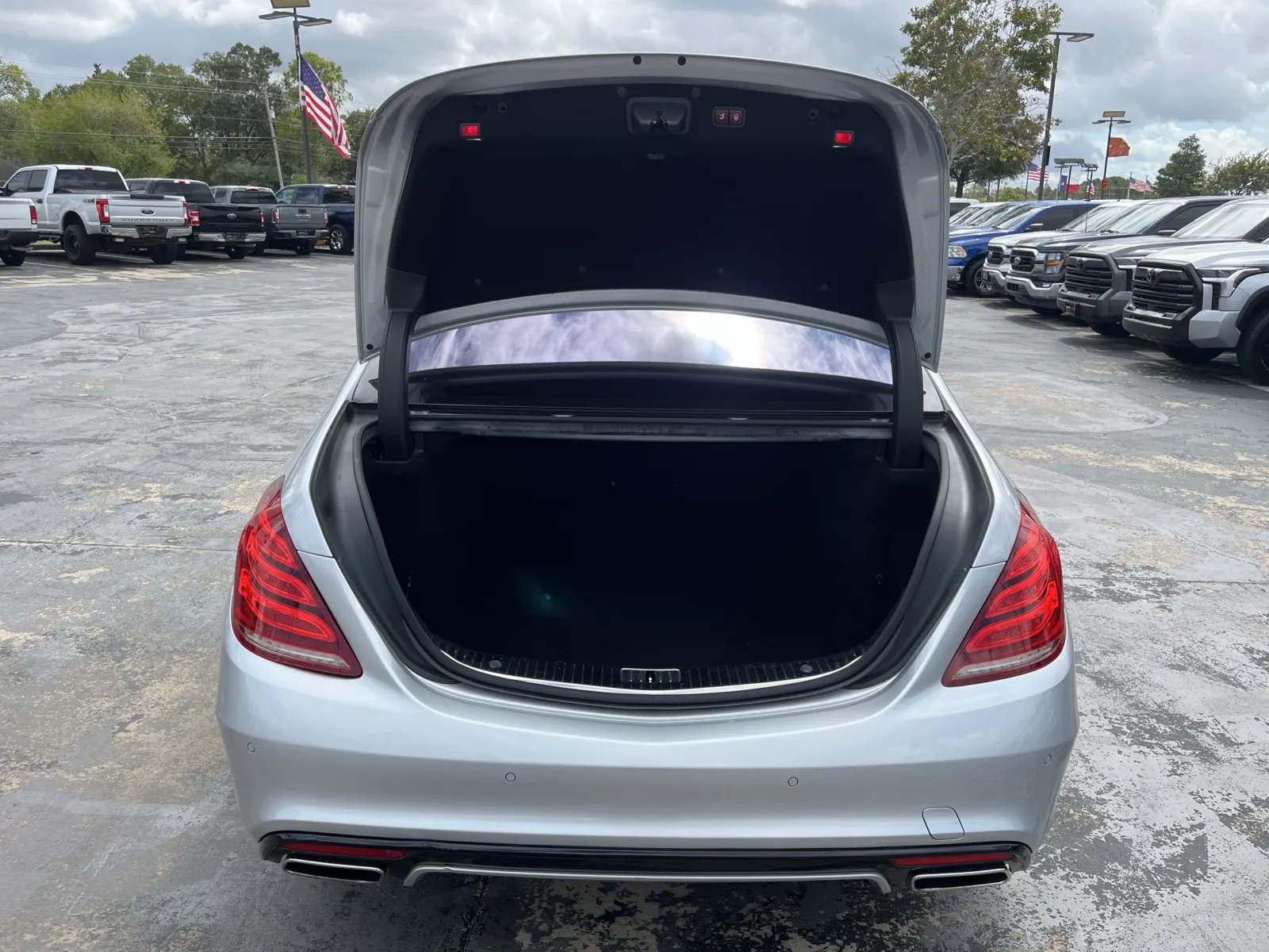 Mercedes-Benz S-Class photo 13