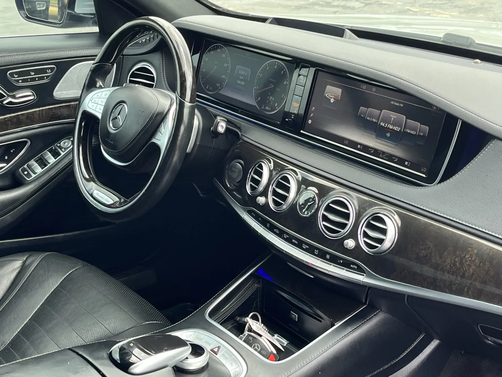 Mercedes-Benz S-Class photo 17