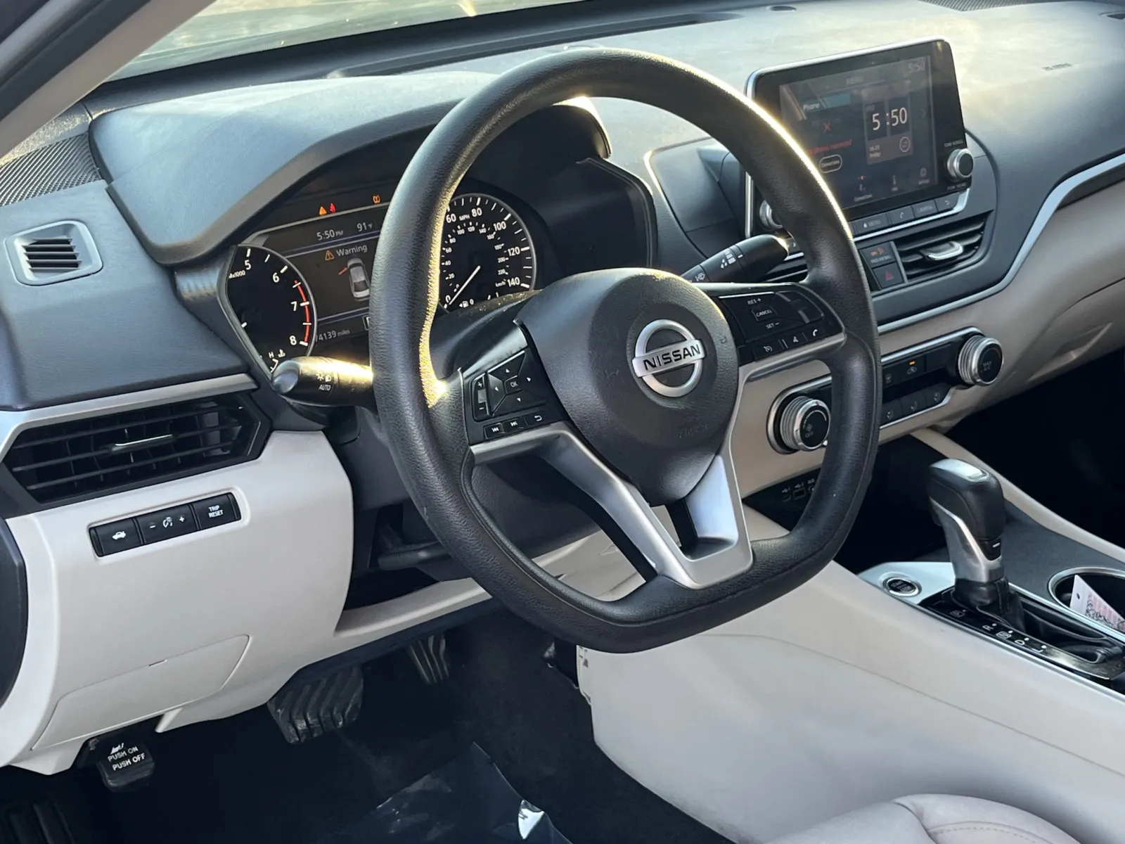 Nissan Altima photo 11