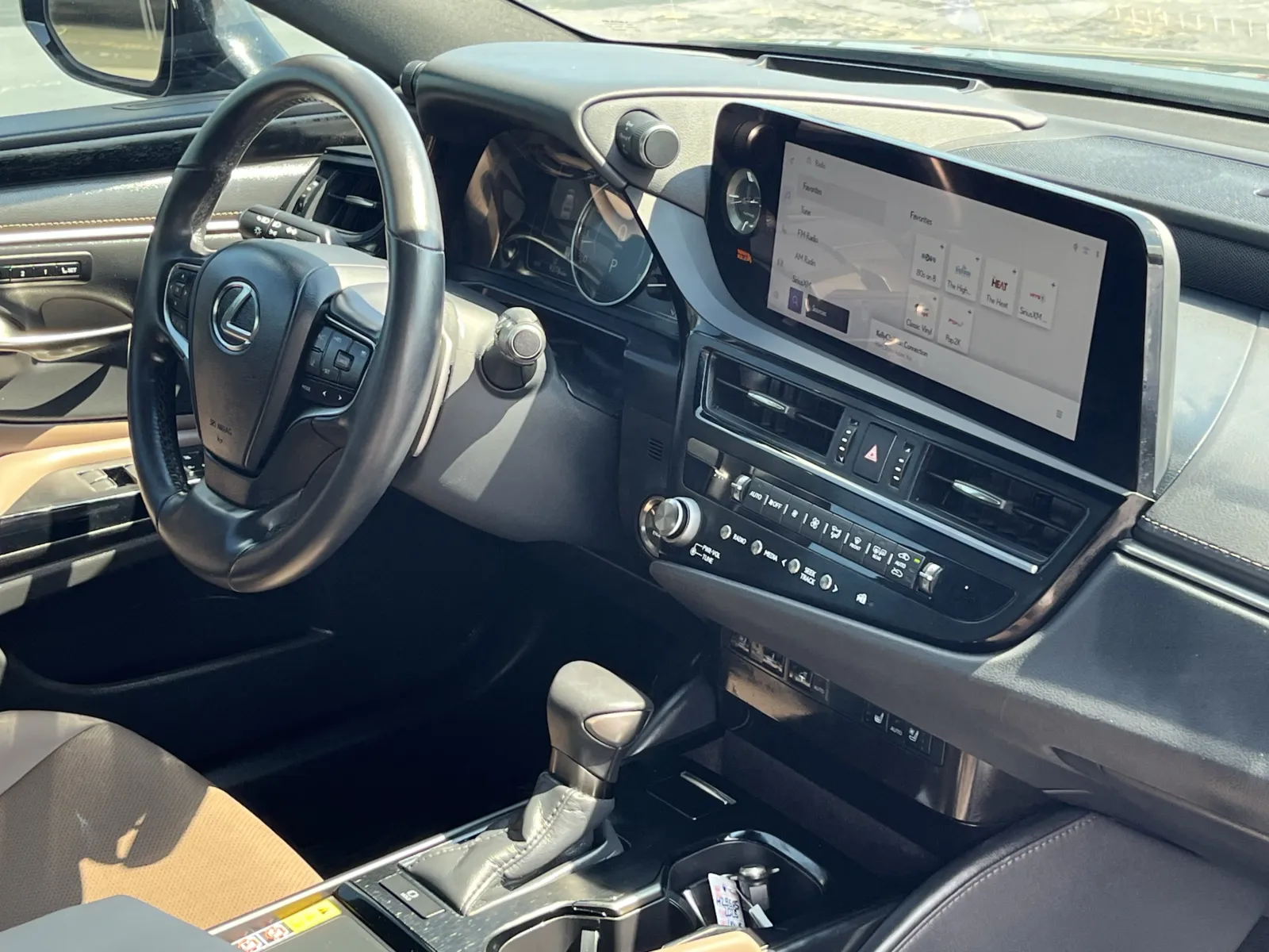 Lexus ES photo 15