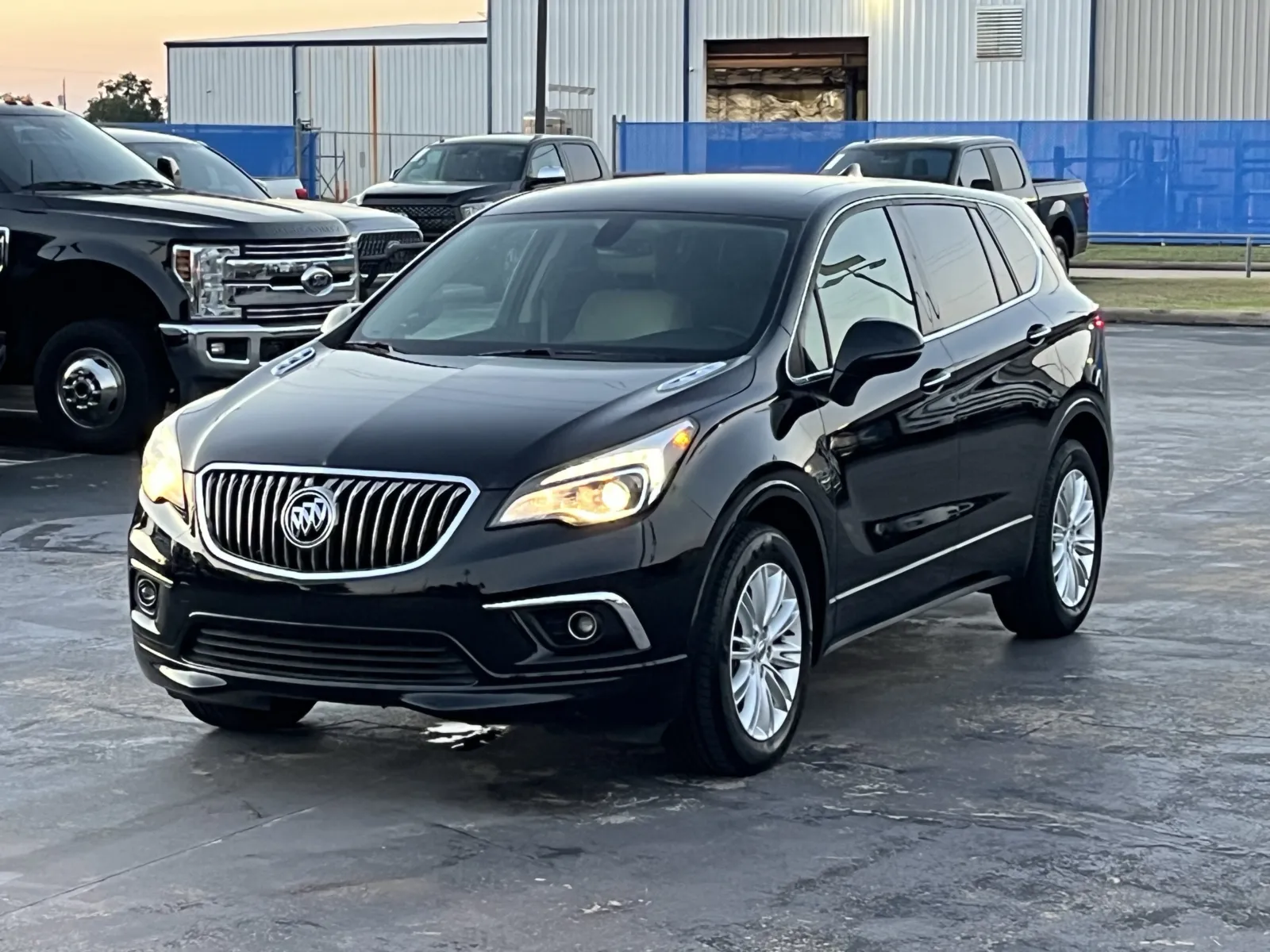 Buick Envision photo 2
