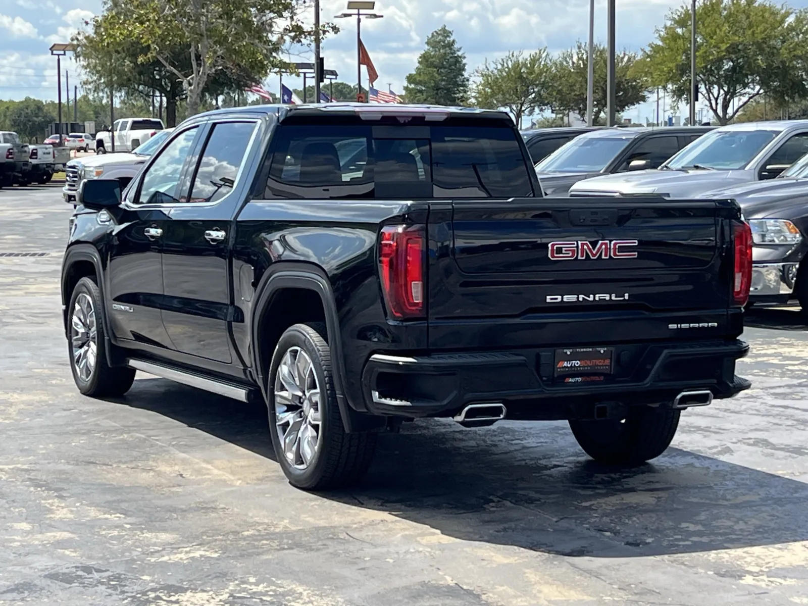 GMC Sierra photo 11