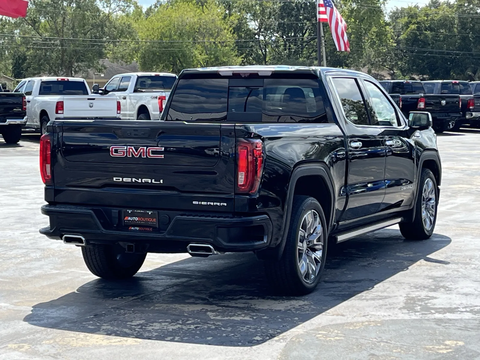 GMC Sierra photo 10