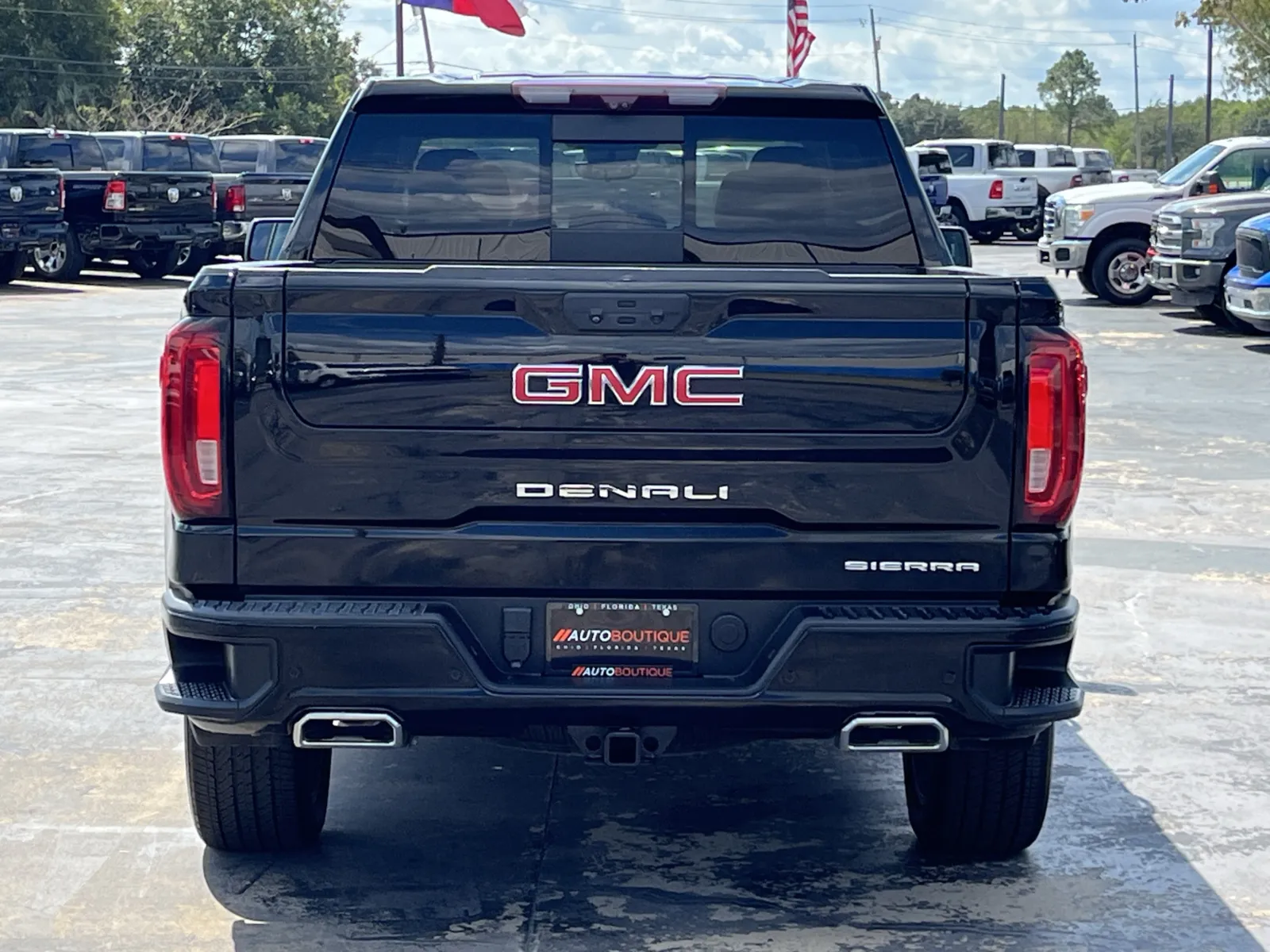 GMC Sierra photo 9