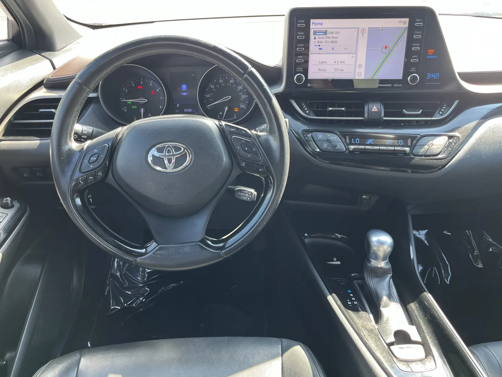 Toyota C-HR photo 16