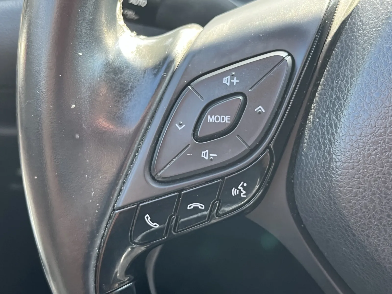 Toyota C-HR photo 18