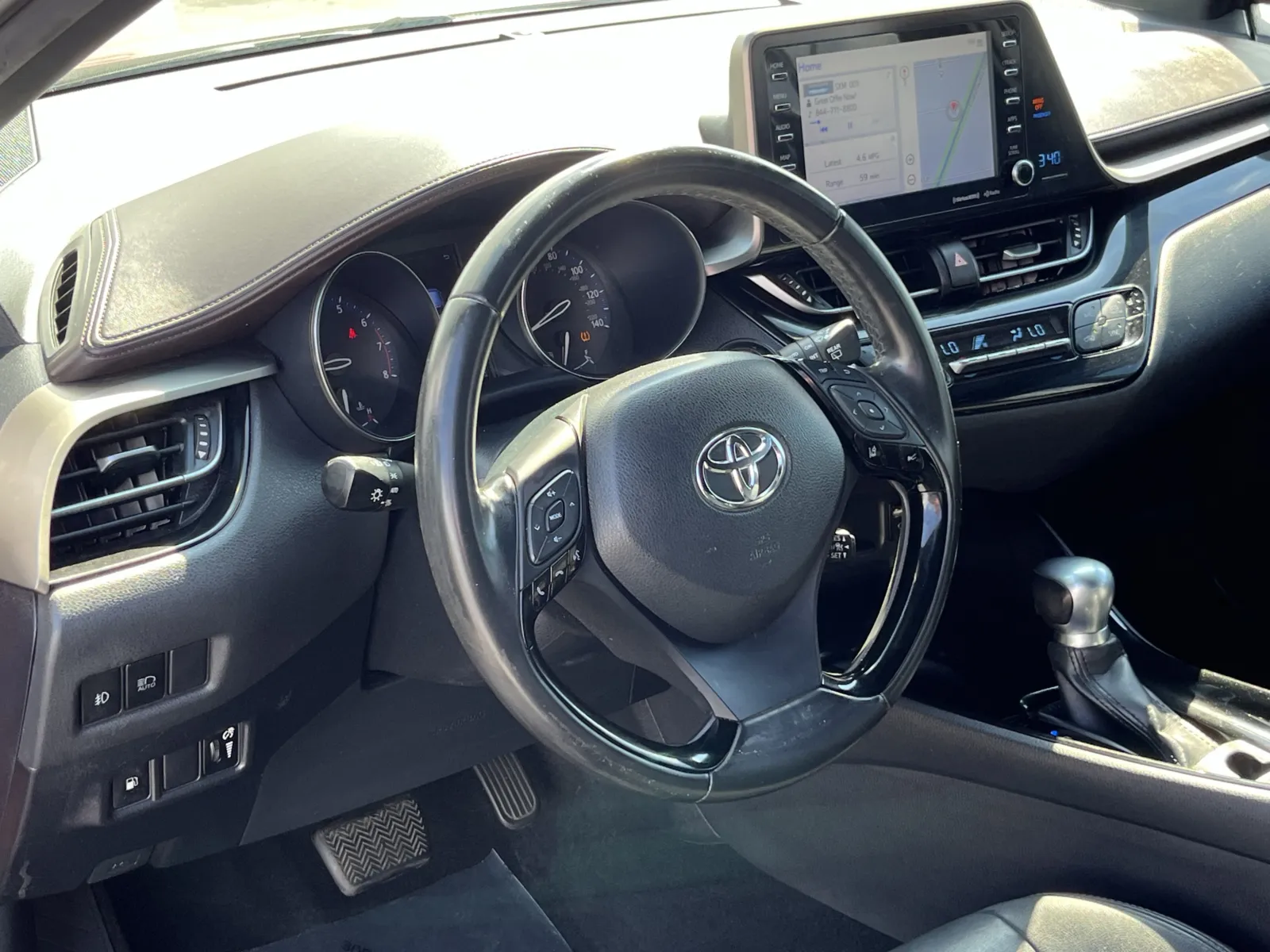 Toyota C-HR photo 14