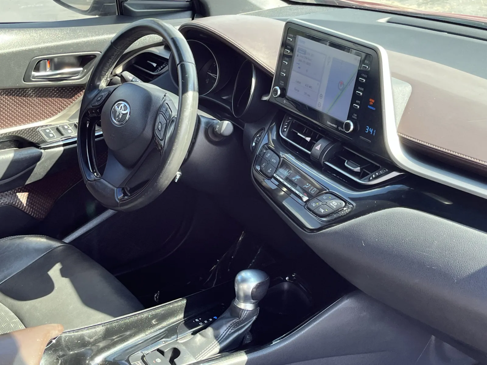 Toyota C-HR photo 15
