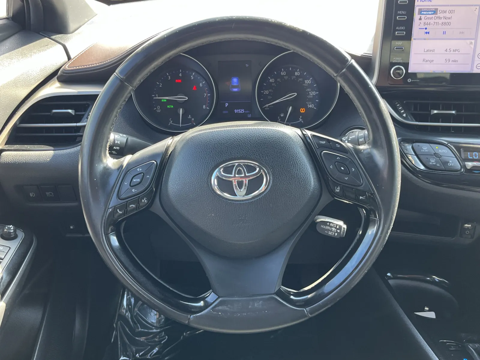 Toyota C-HR photo 17