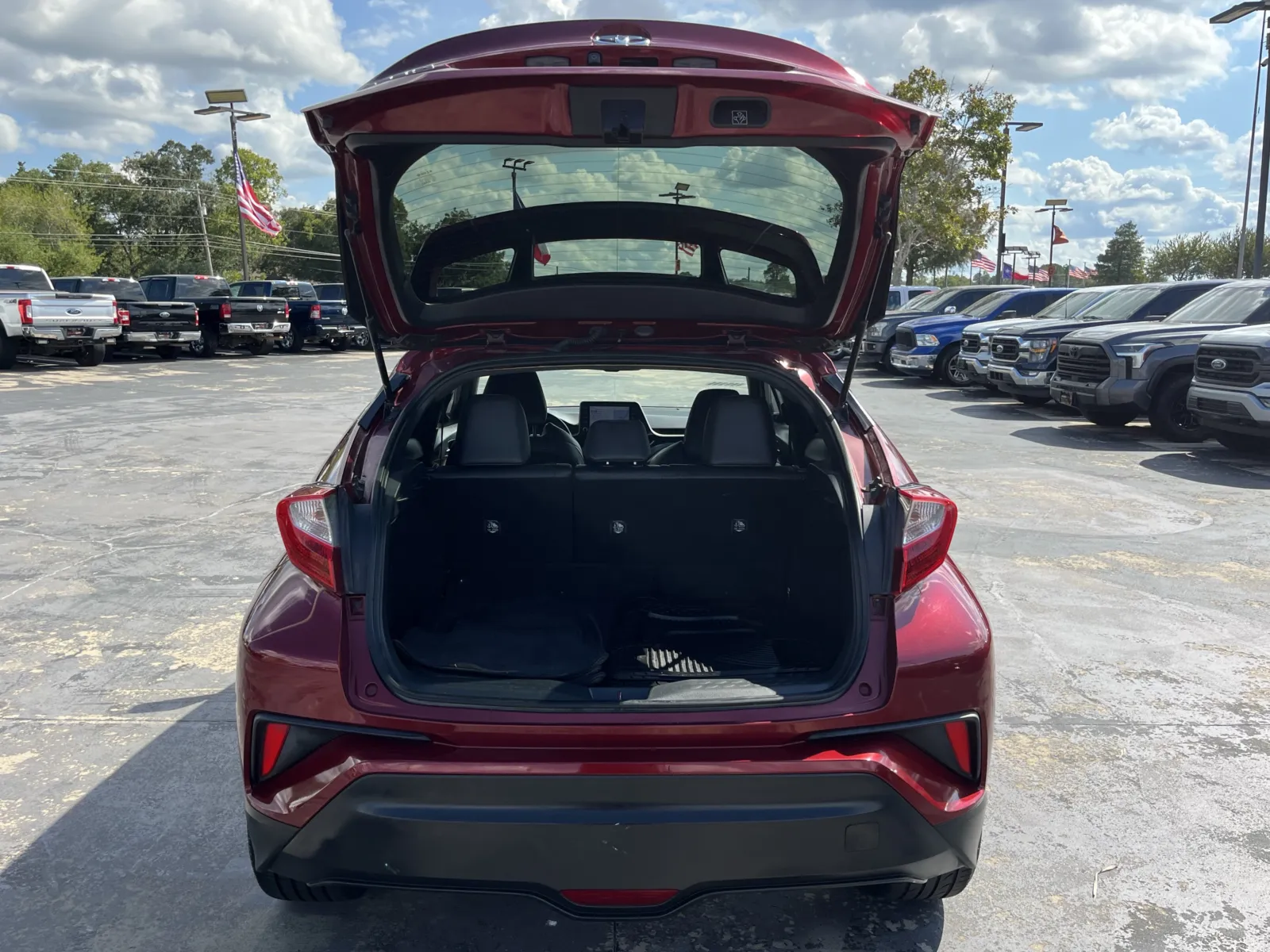 Toyota C-HR photo 11