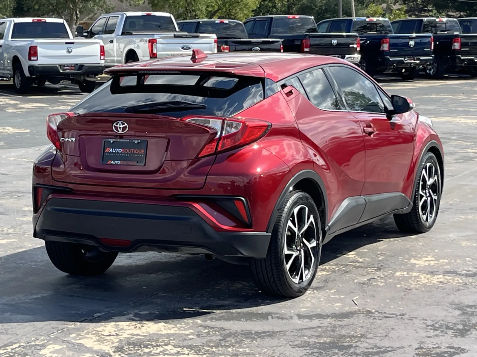 Toyota C-HR photo 8