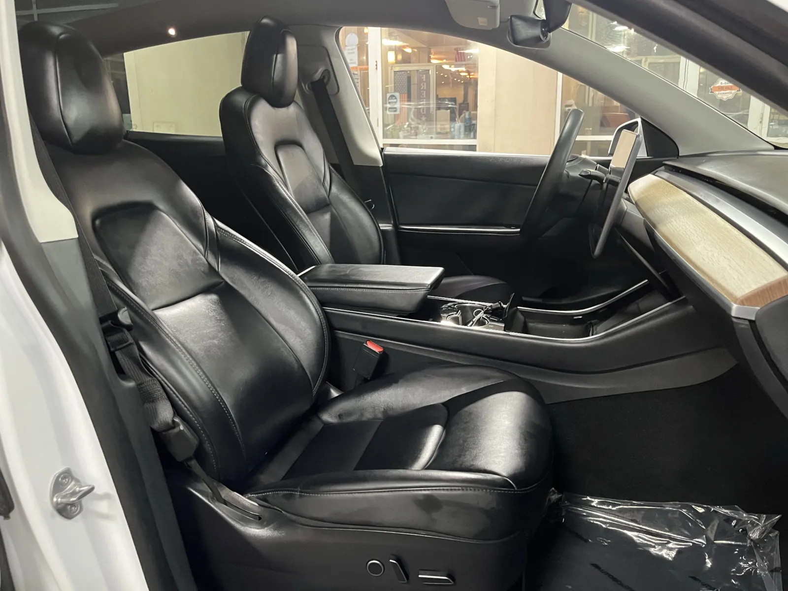 Tesla Model Y photo 26