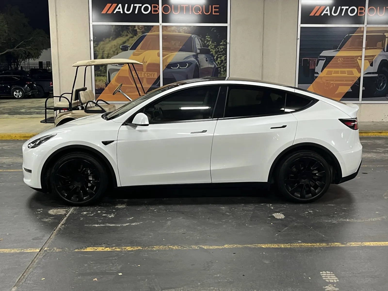Tesla Model Y photo 11