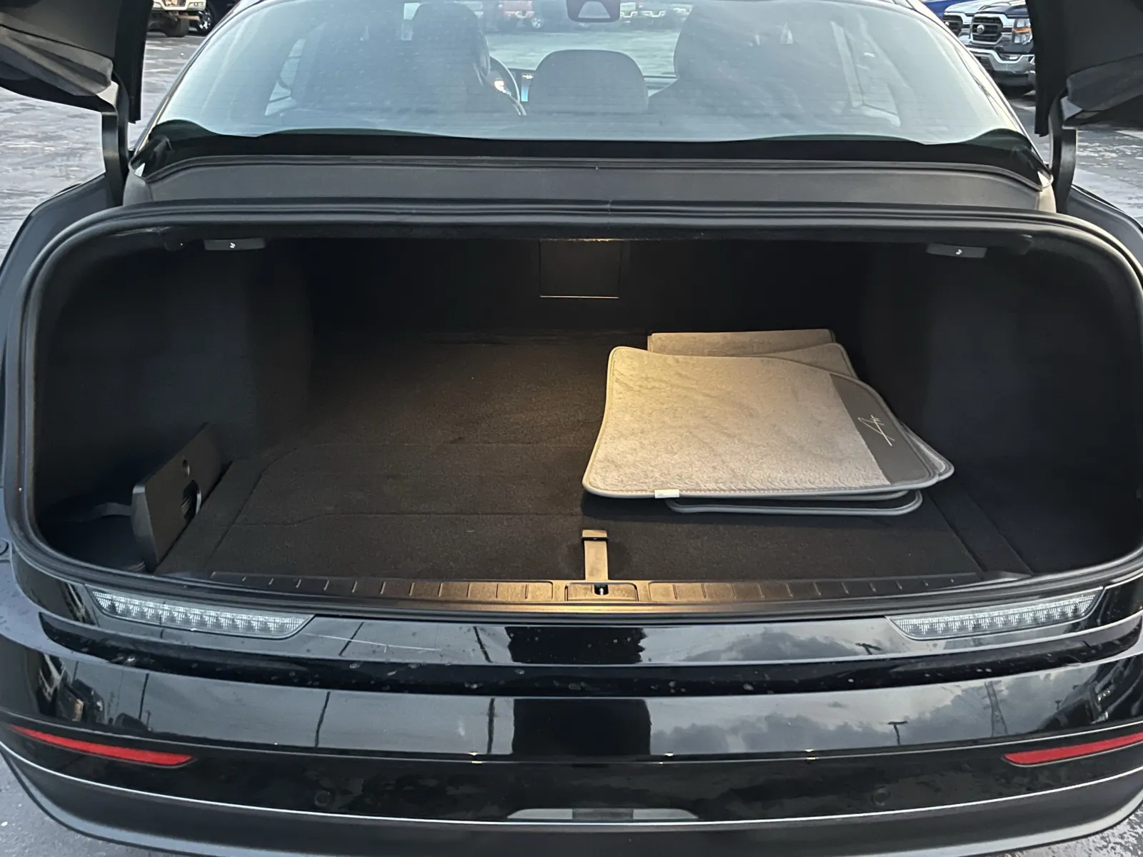 Lucid Air photo 12