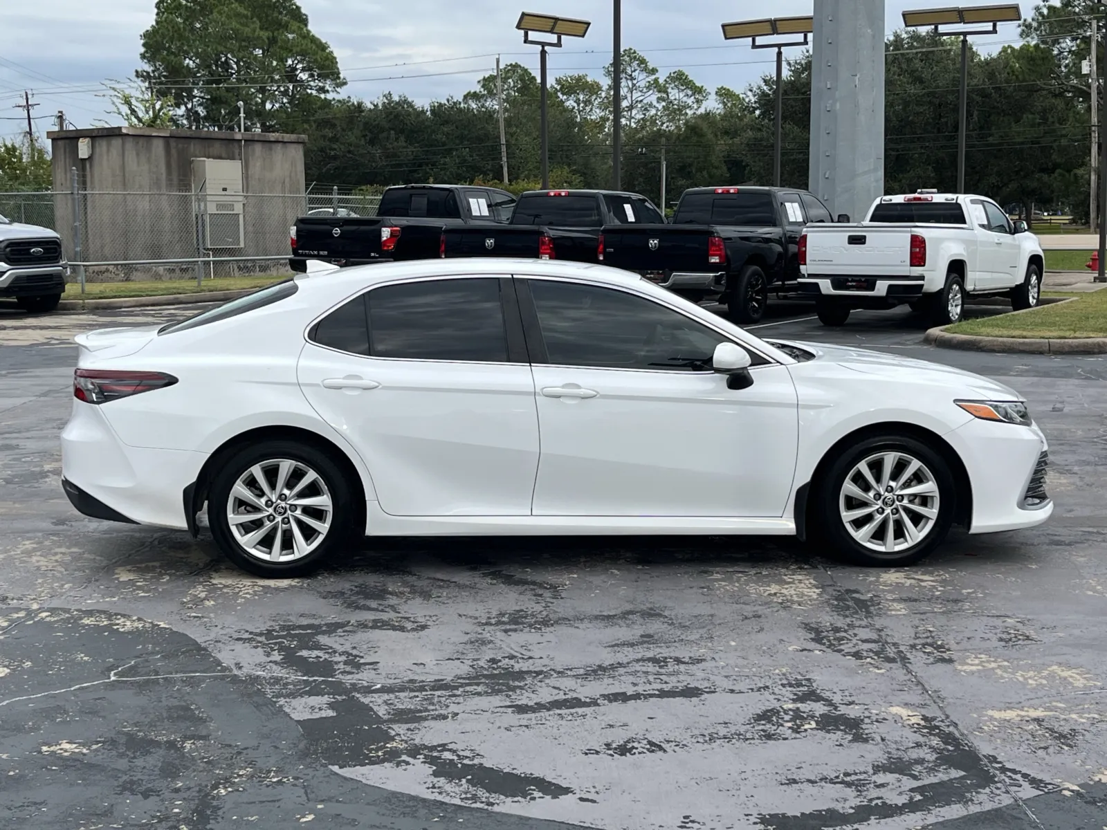 Toyota Camry photo 10