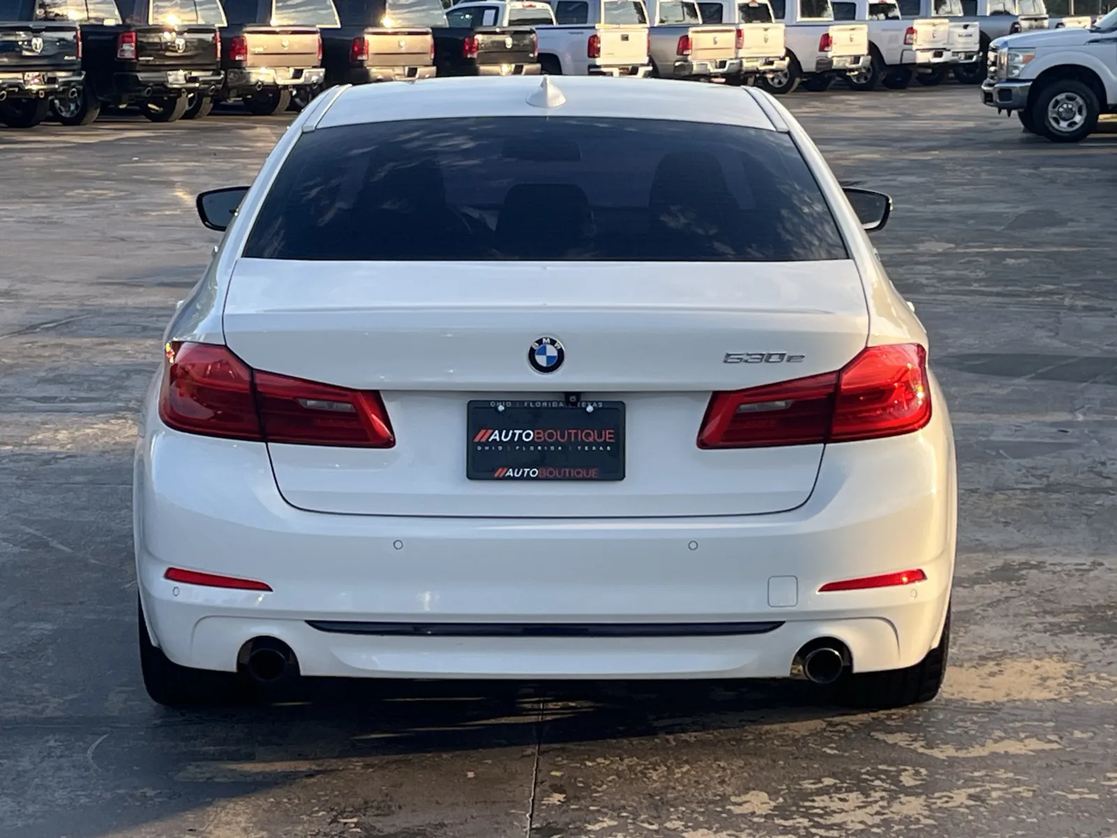 BMW 5 Series photo 8