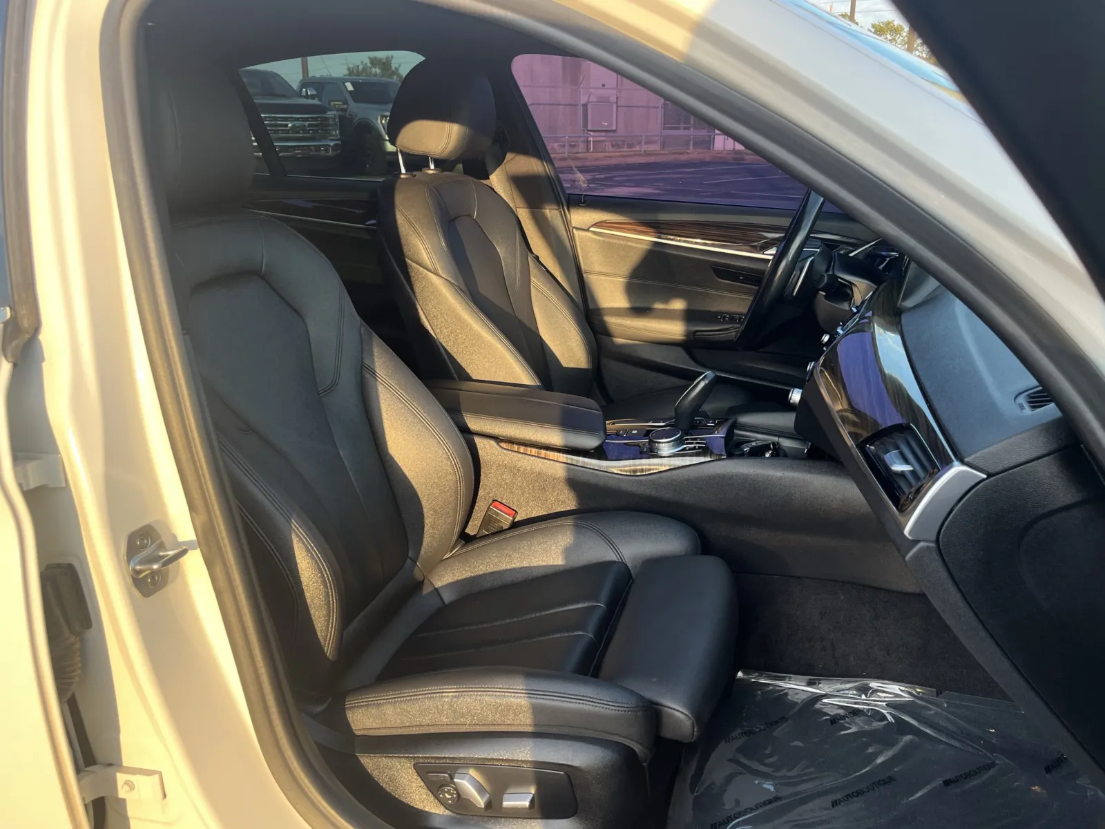 BMW 5 Series photo 26
