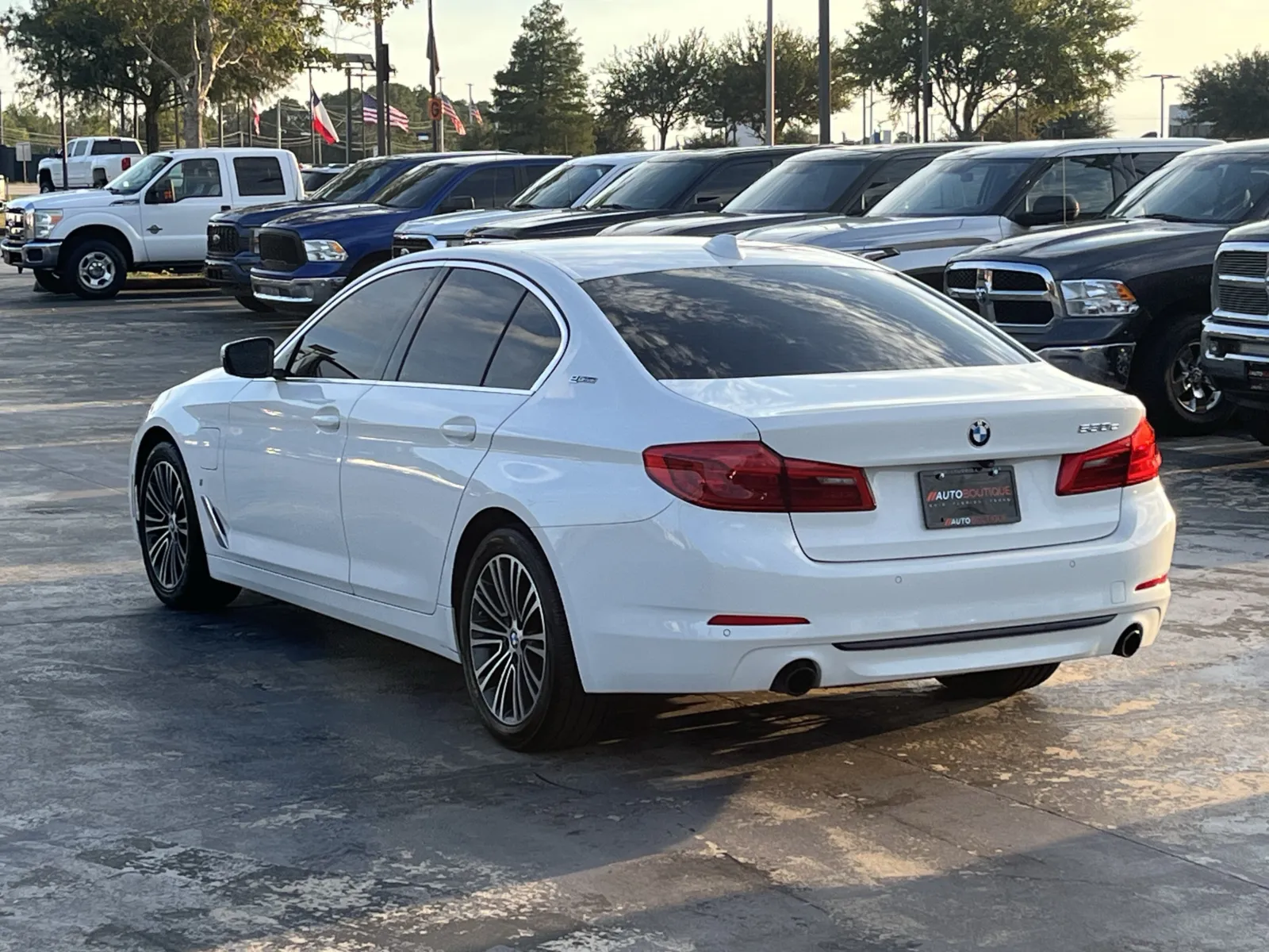 BMW 5 Series photo 10