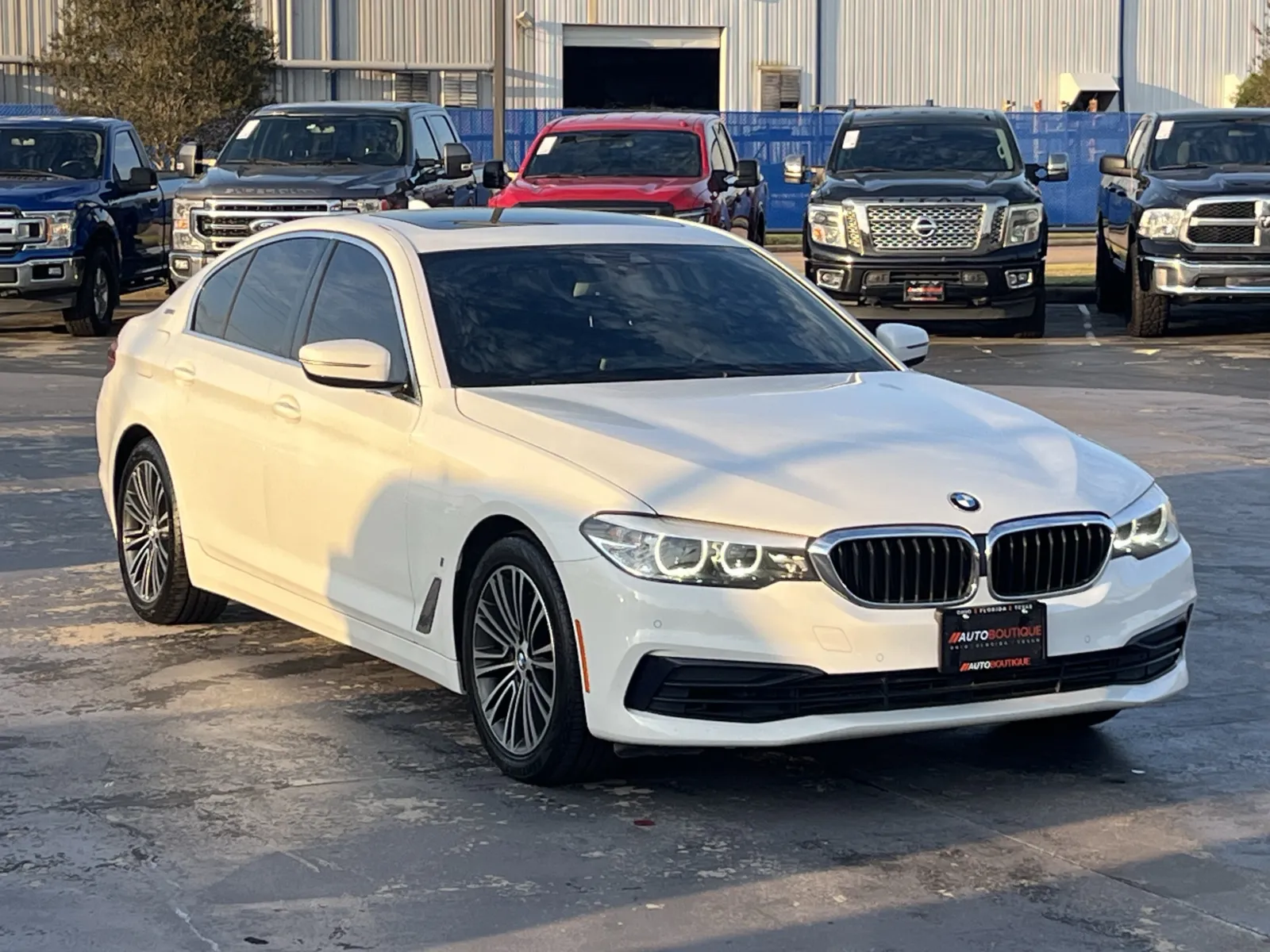 BMW 5 Series photo 3