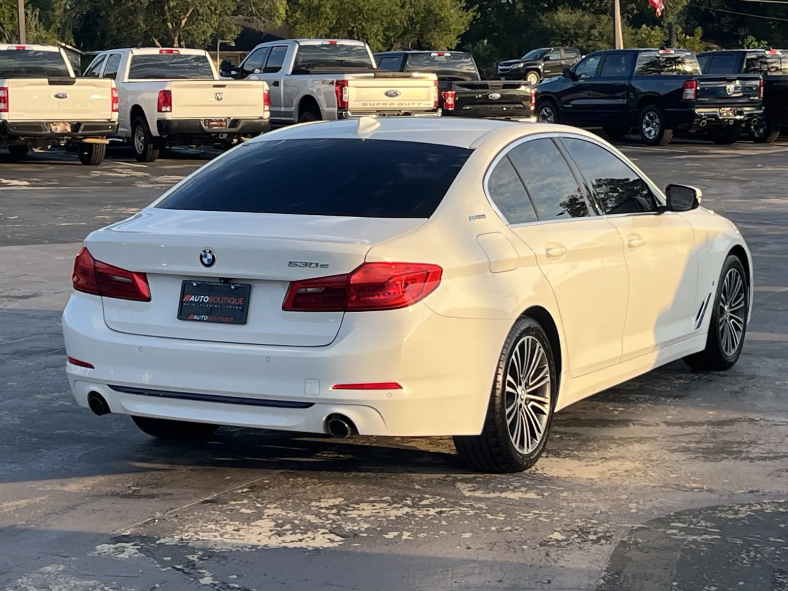 BMW 5 Series photo 9