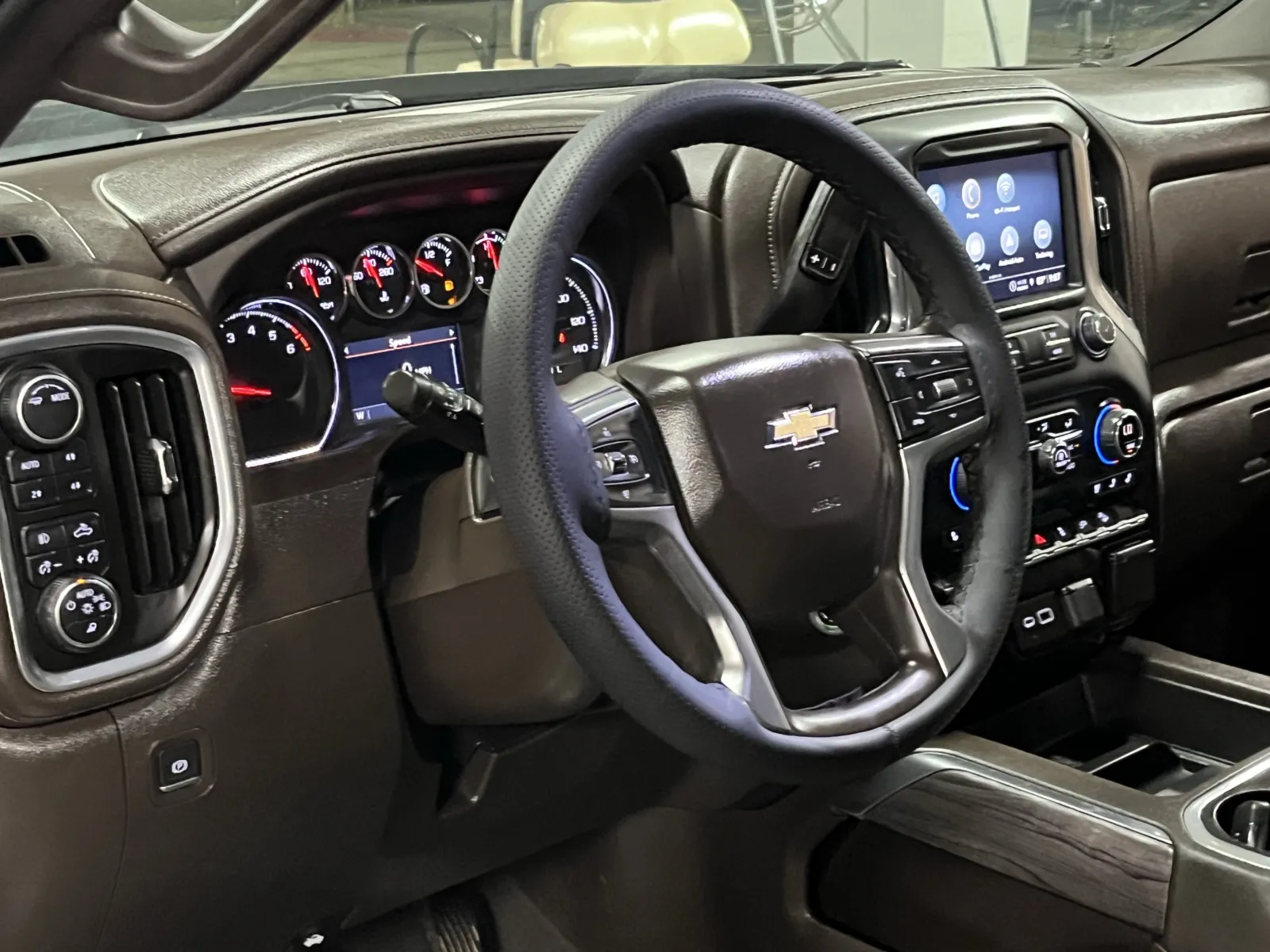 Chevrolet Silverado photo 12