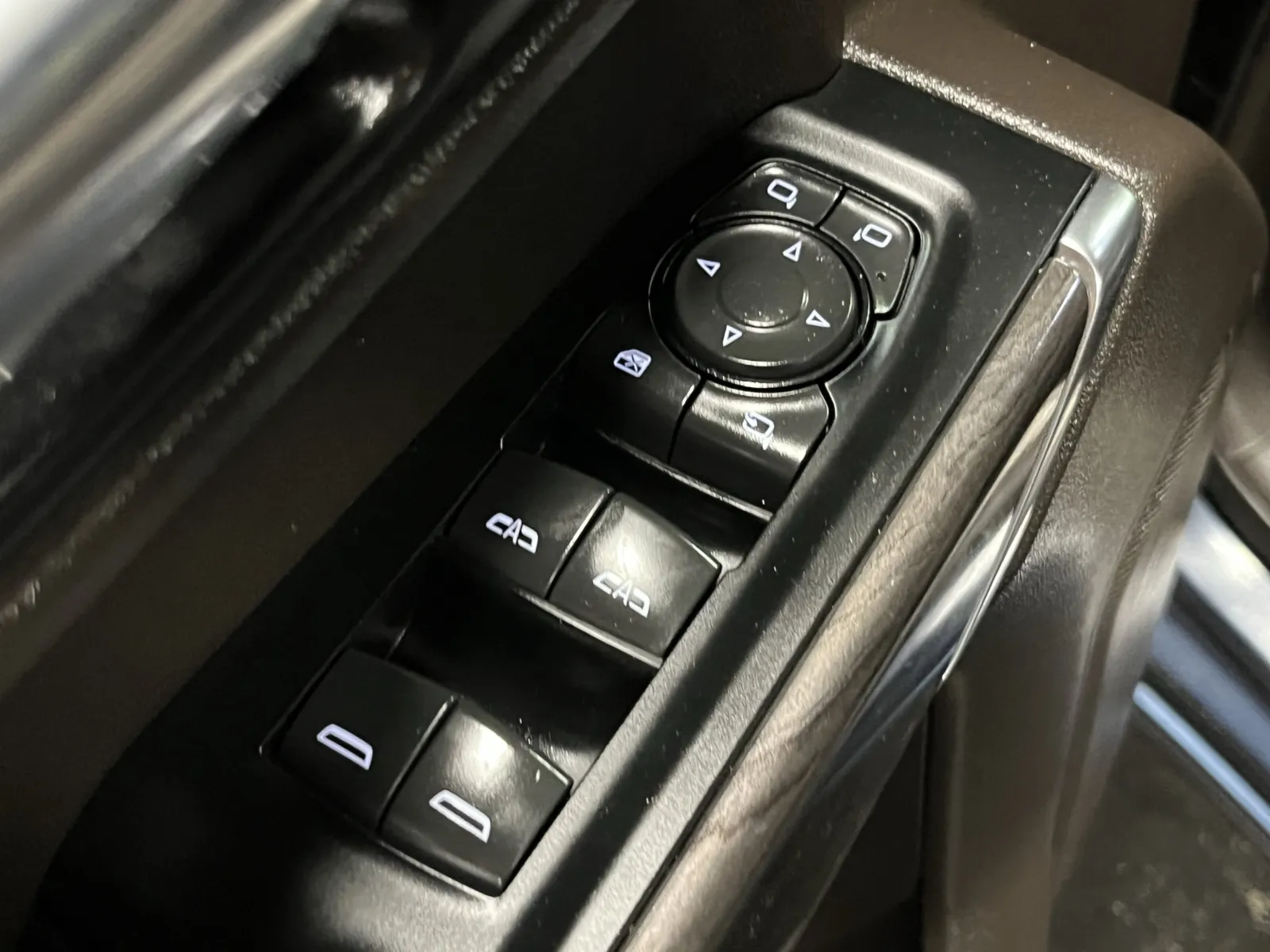 Chevrolet Silverado photo 22