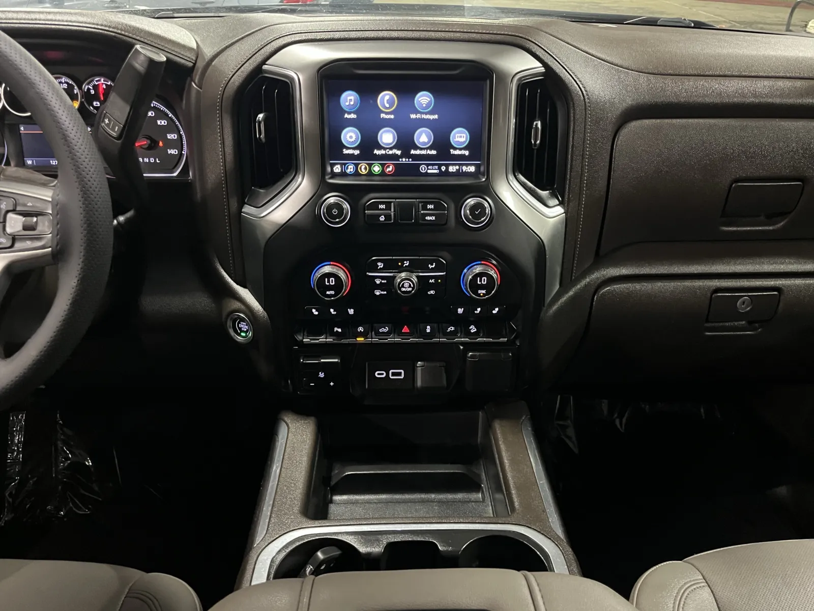 Chevrolet Silverado photo 21