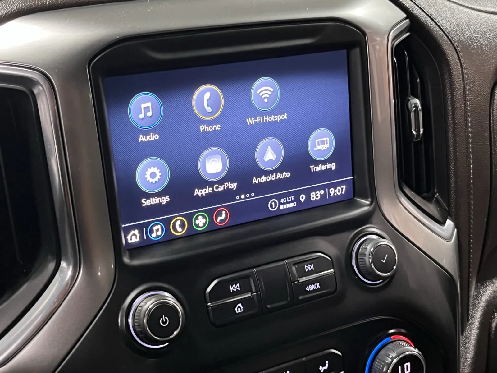 Chevrolet Silverado photo 6