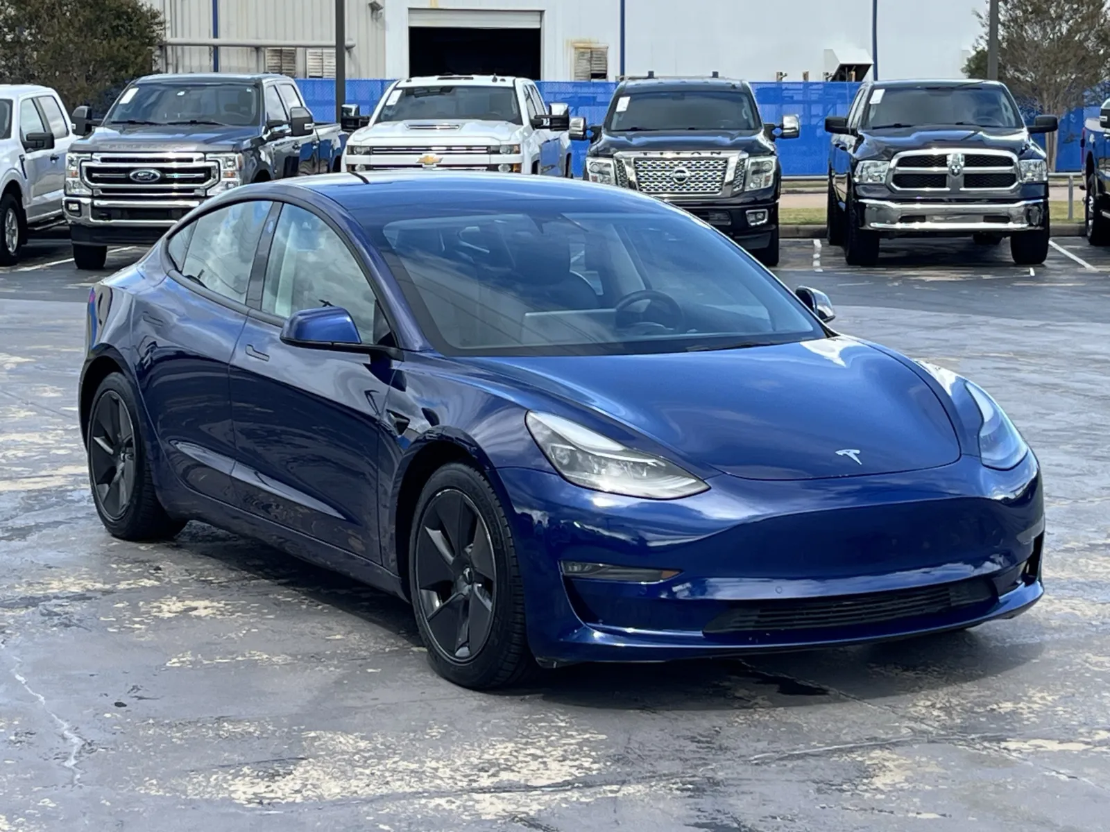 Tesla Model 3 photo 3