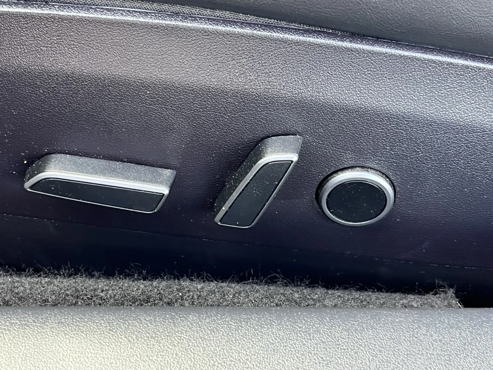 Tesla Model 3 photo 27