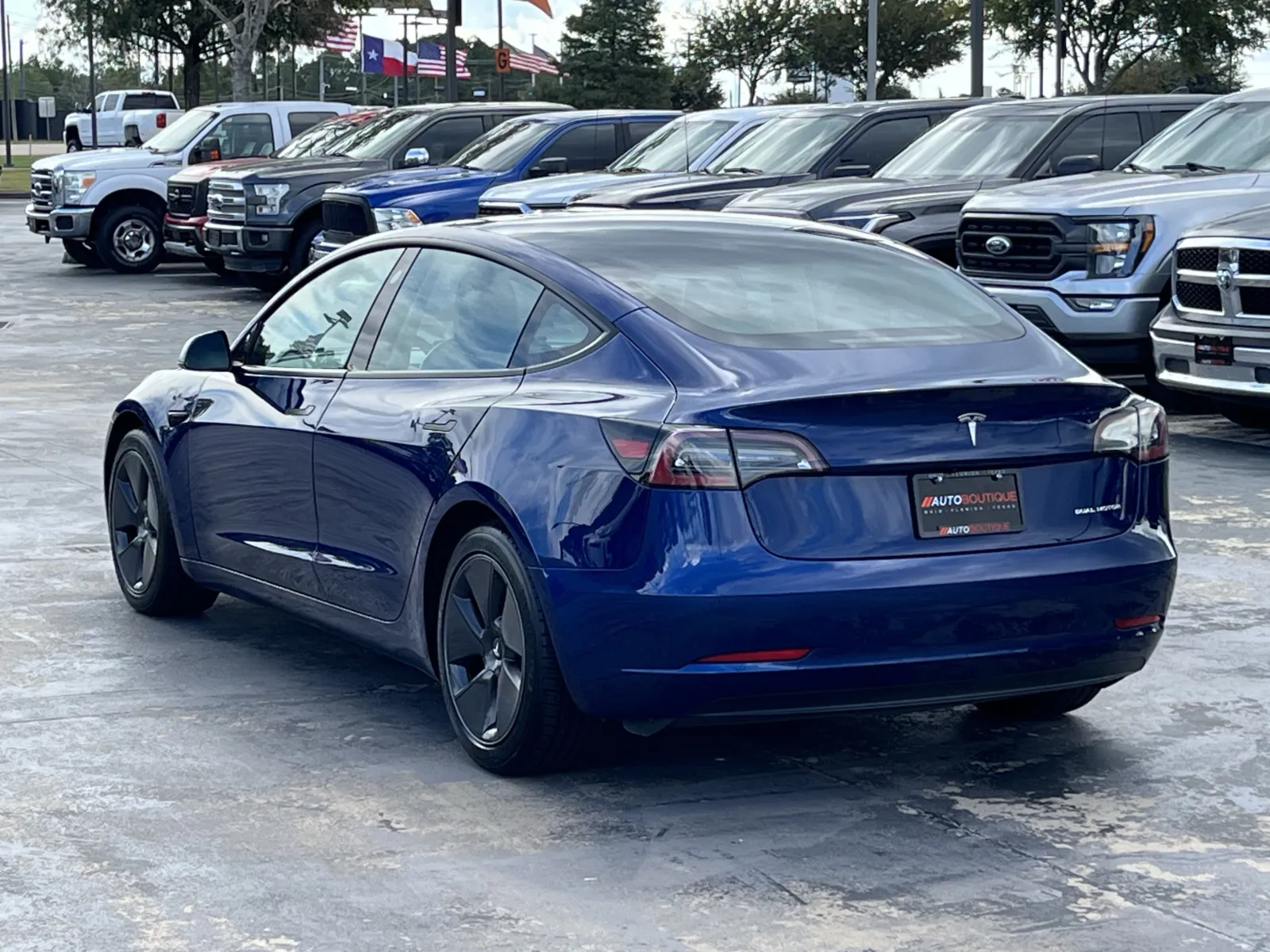Tesla Model 3 photo 10