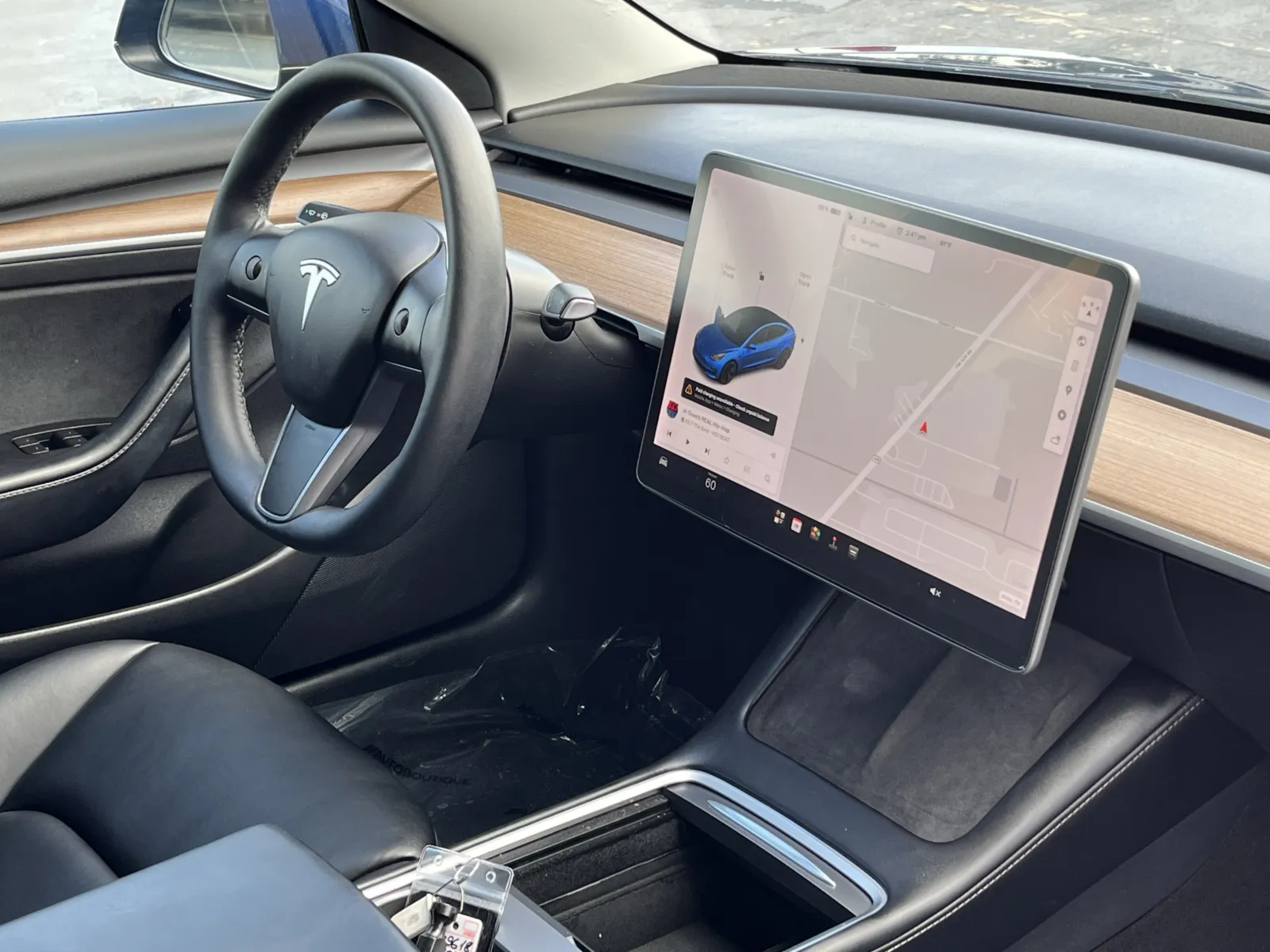 Tesla Model 3 photo 17