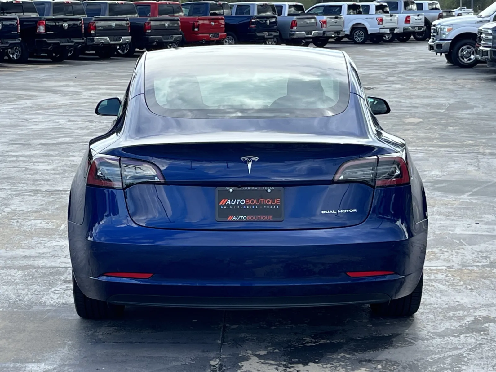 Tesla Model 3 photo 8