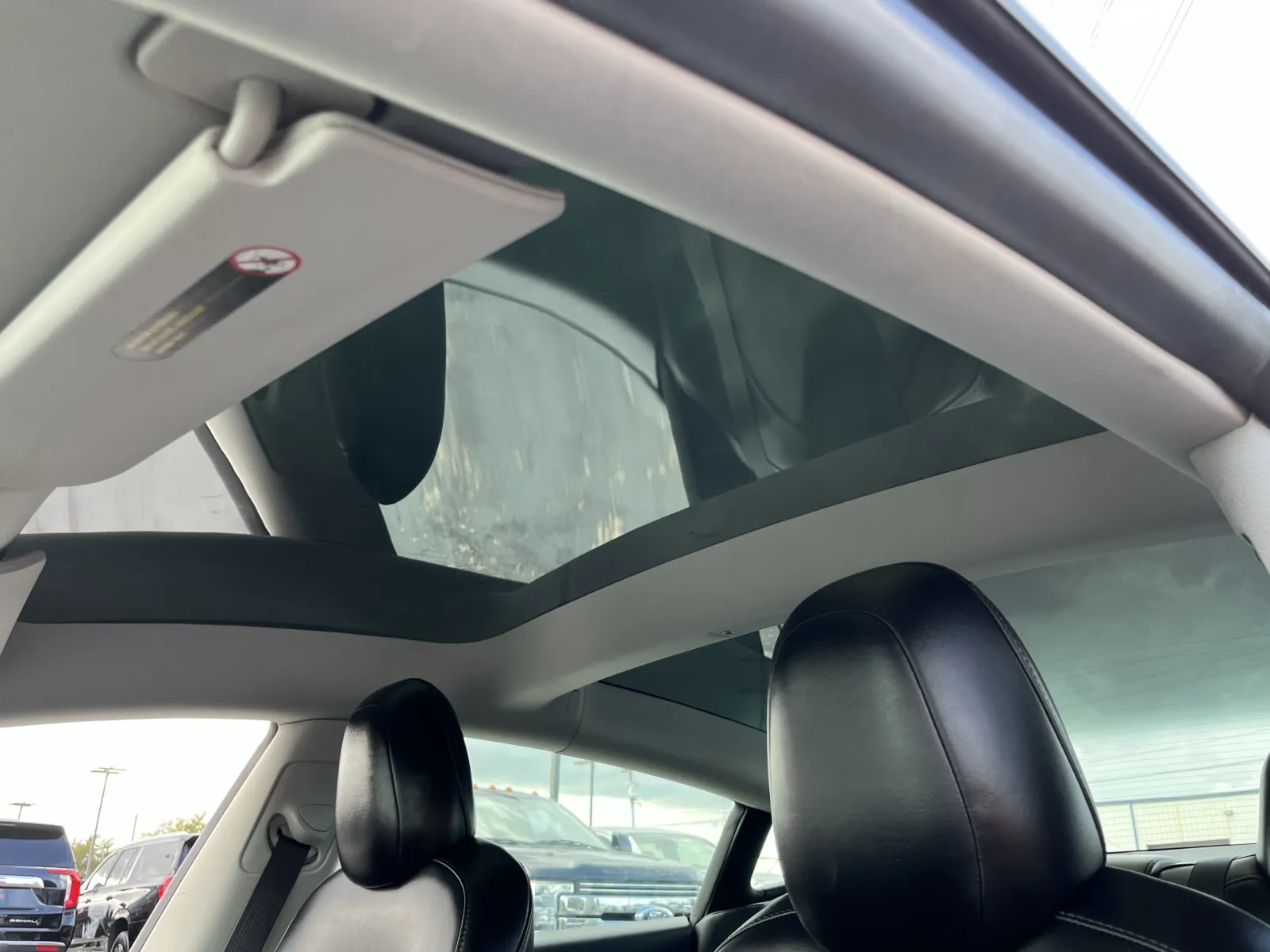 Tesla Model 3 photo 7