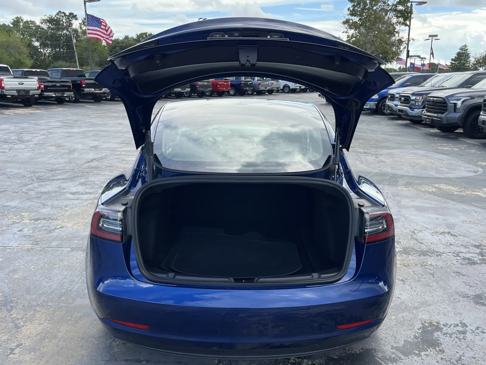 Tesla Model 3 photo 12