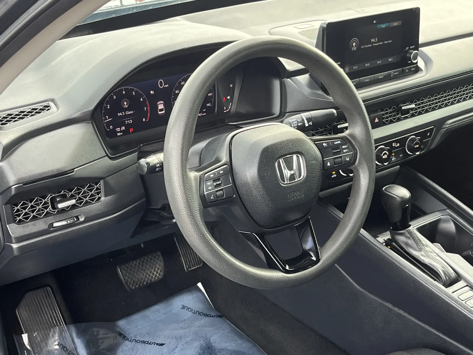 Honda Accord photo 15
