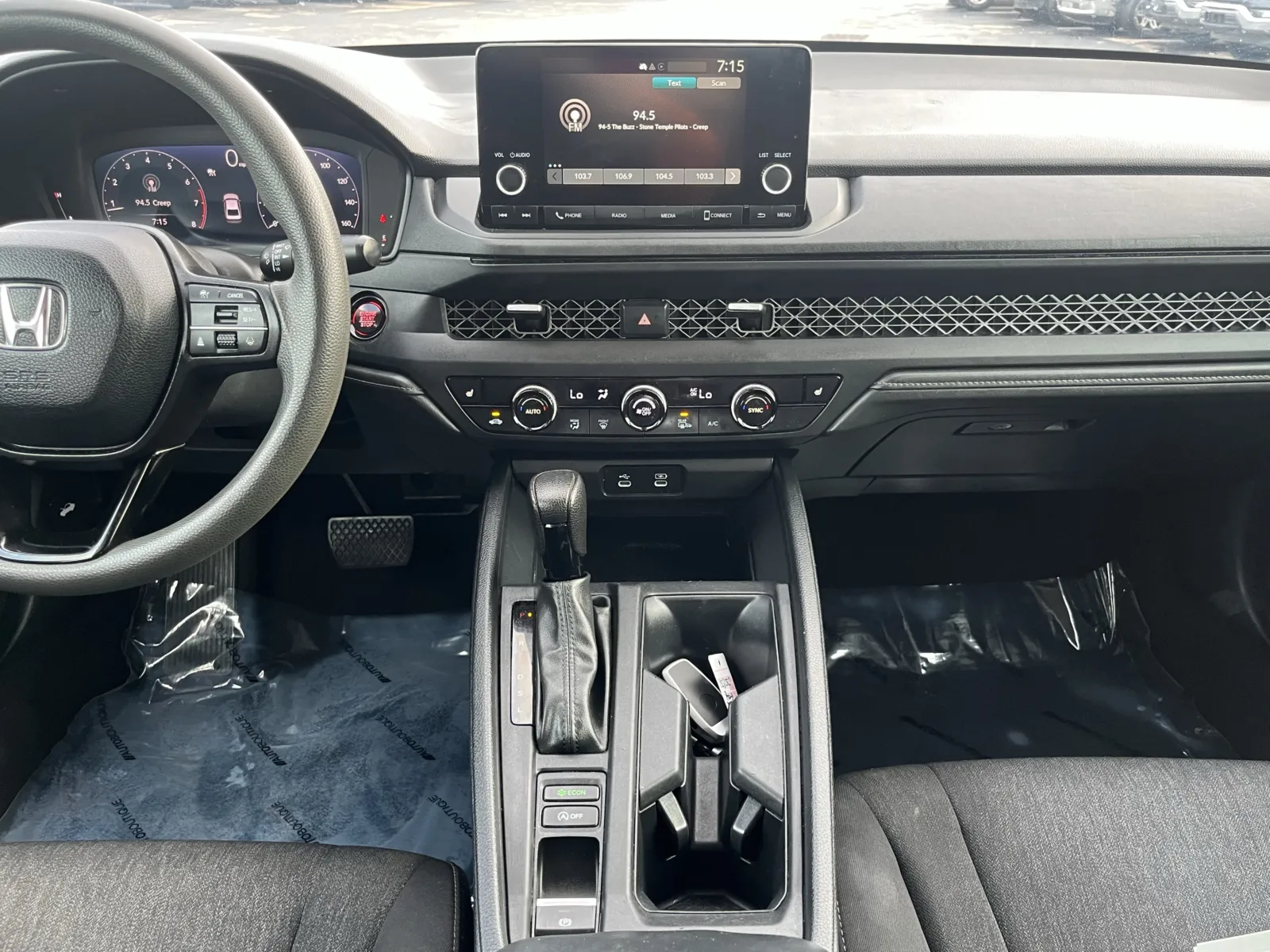 Honda Accord photo 24