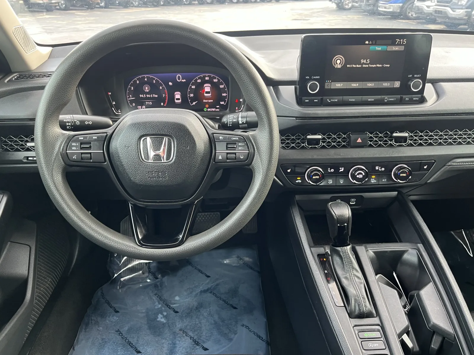 Honda Accord photo 17