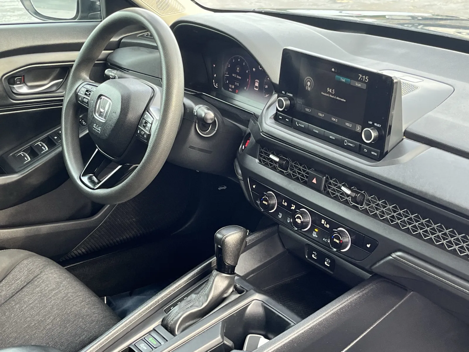 Honda Accord photo 16
