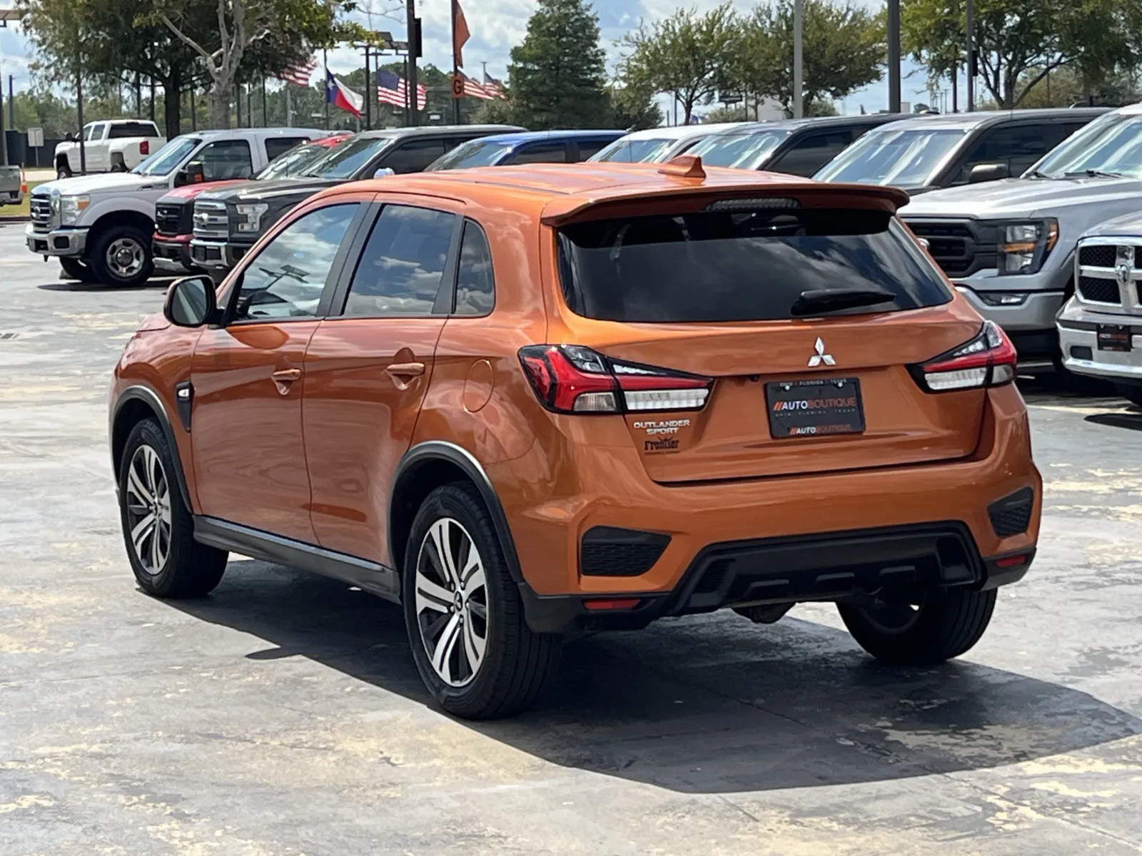 Mitsubishi Outlander Sport photo 9