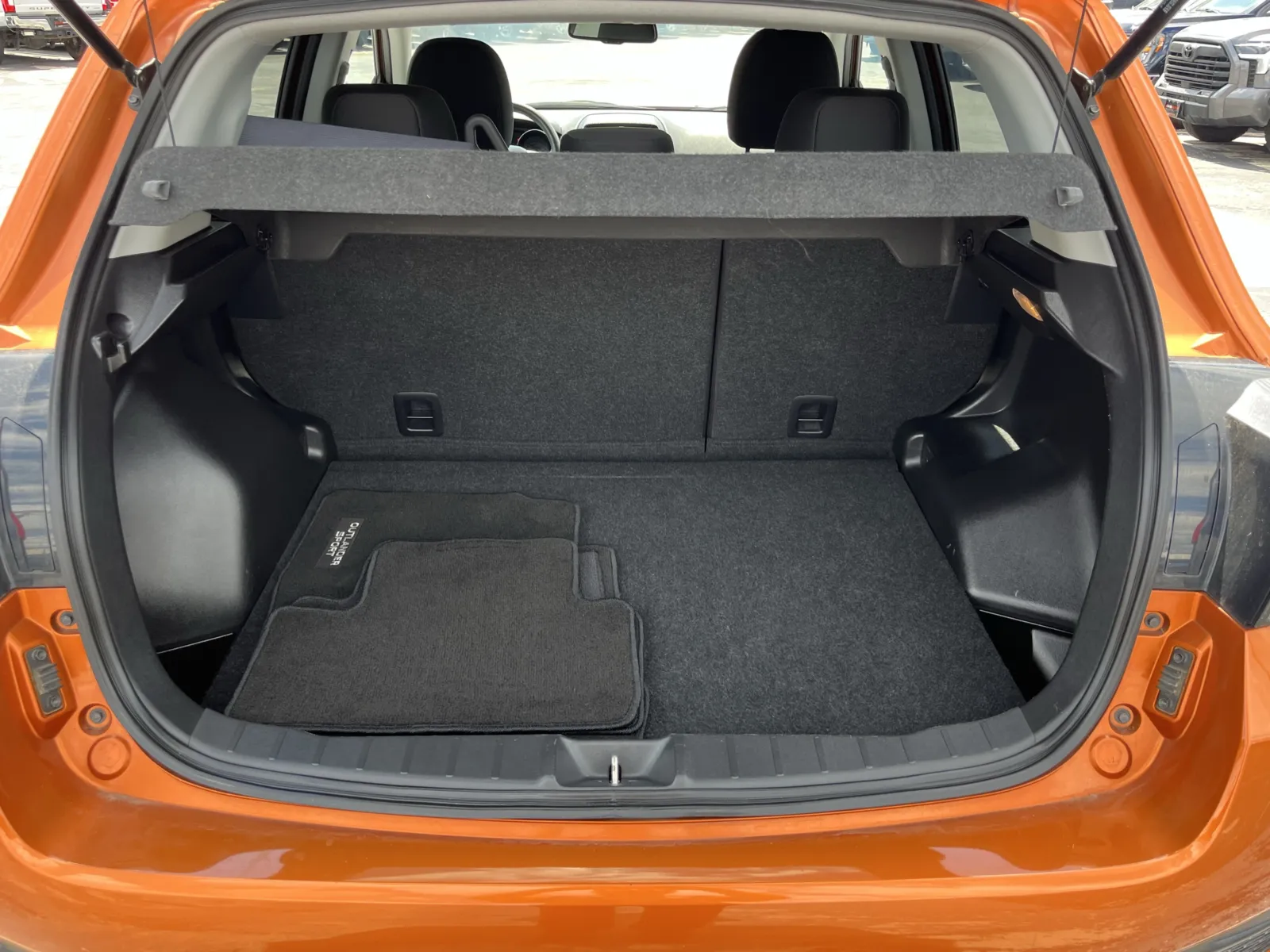 Mitsubishi Outlander Sport photo 12