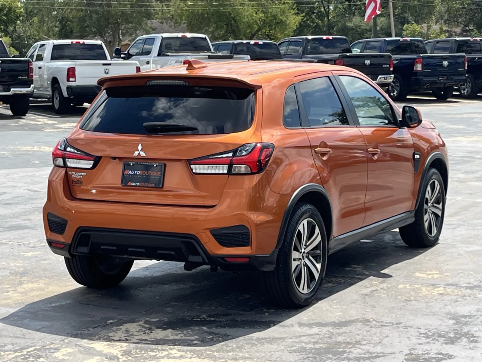 Mitsubishi Outlander Sport photo 8