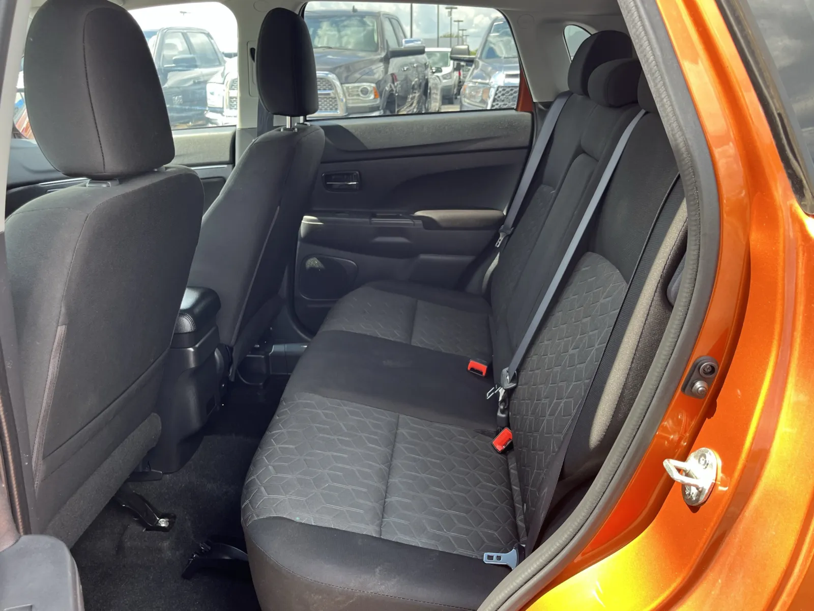 Mitsubishi Outlander Sport photo 27